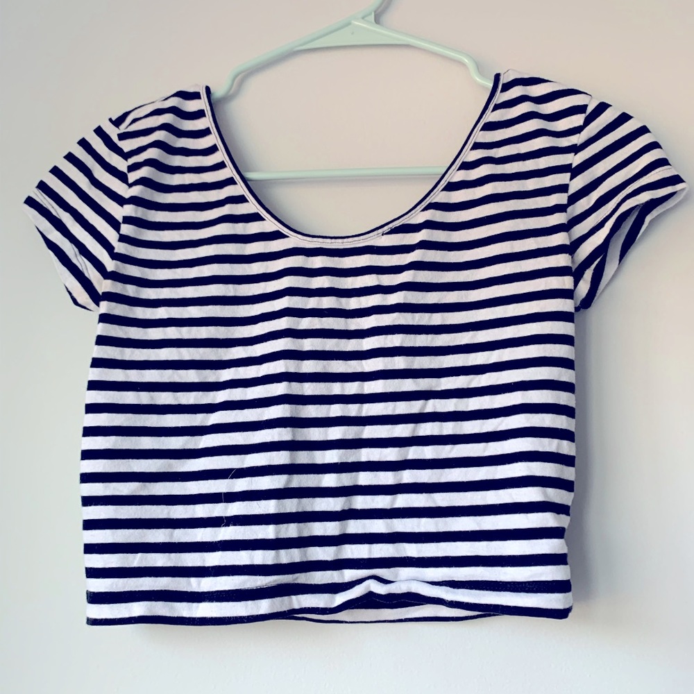 Guess Crop Top